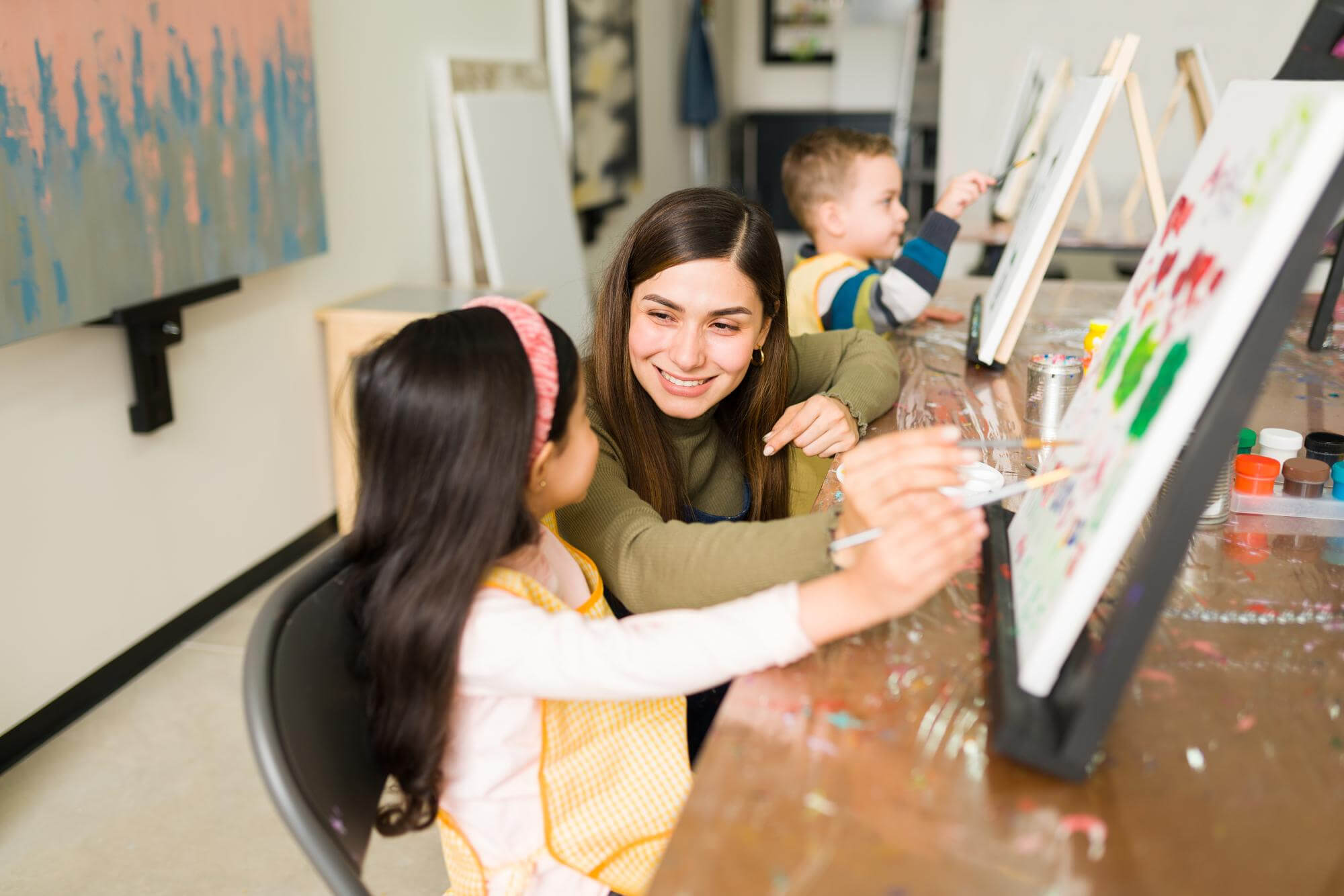 Leia mais sobre o artigo Por que a arteterapia é uma ferramenta poderosa na educação